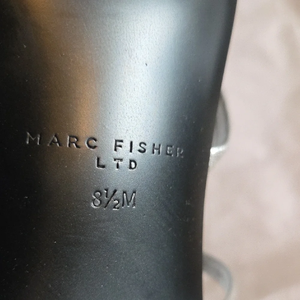 Marc Fisher Dennie T-Strap Silver Sandals - Picture 8 of 12